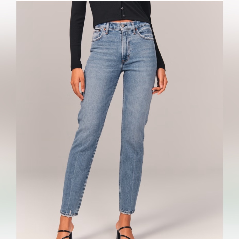 A&F The Mom High Rise Jeans